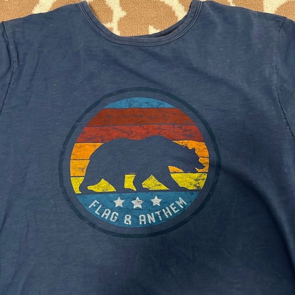 Size M Flag & Anthem graphic tee - Picture 1 of 3
